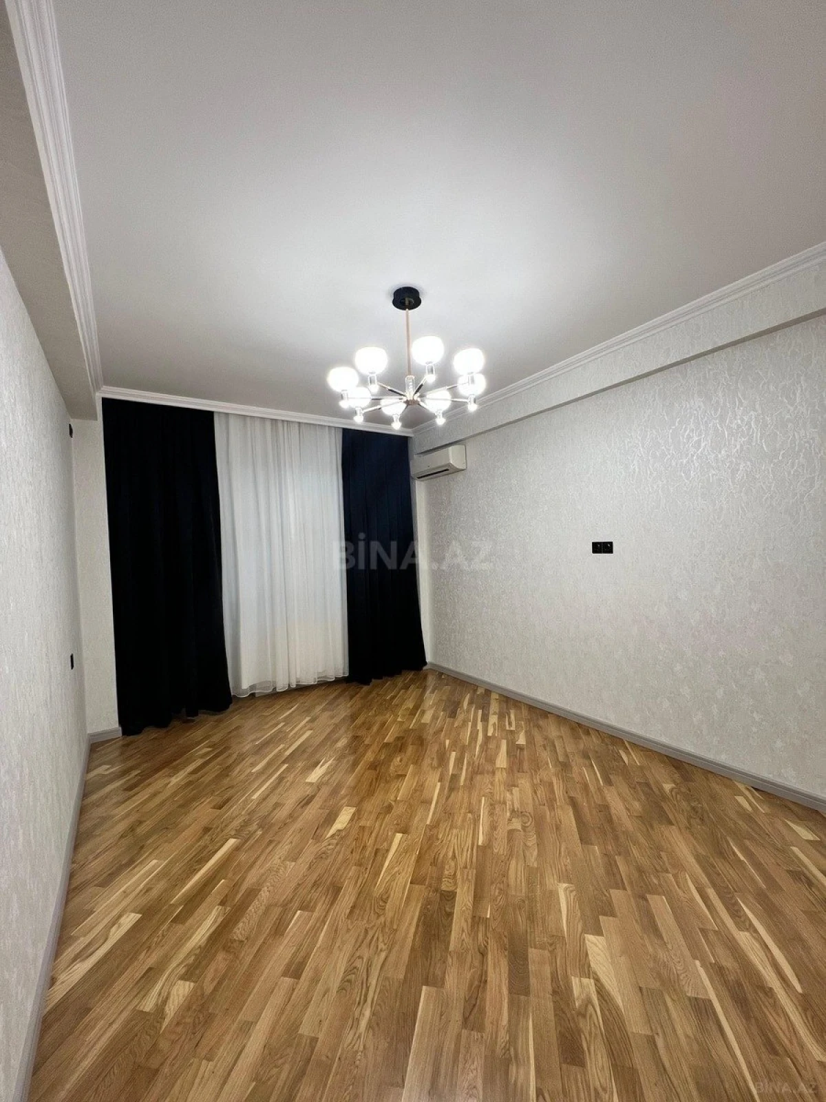 Satılır 3 otaqlı mənzil 95 m²