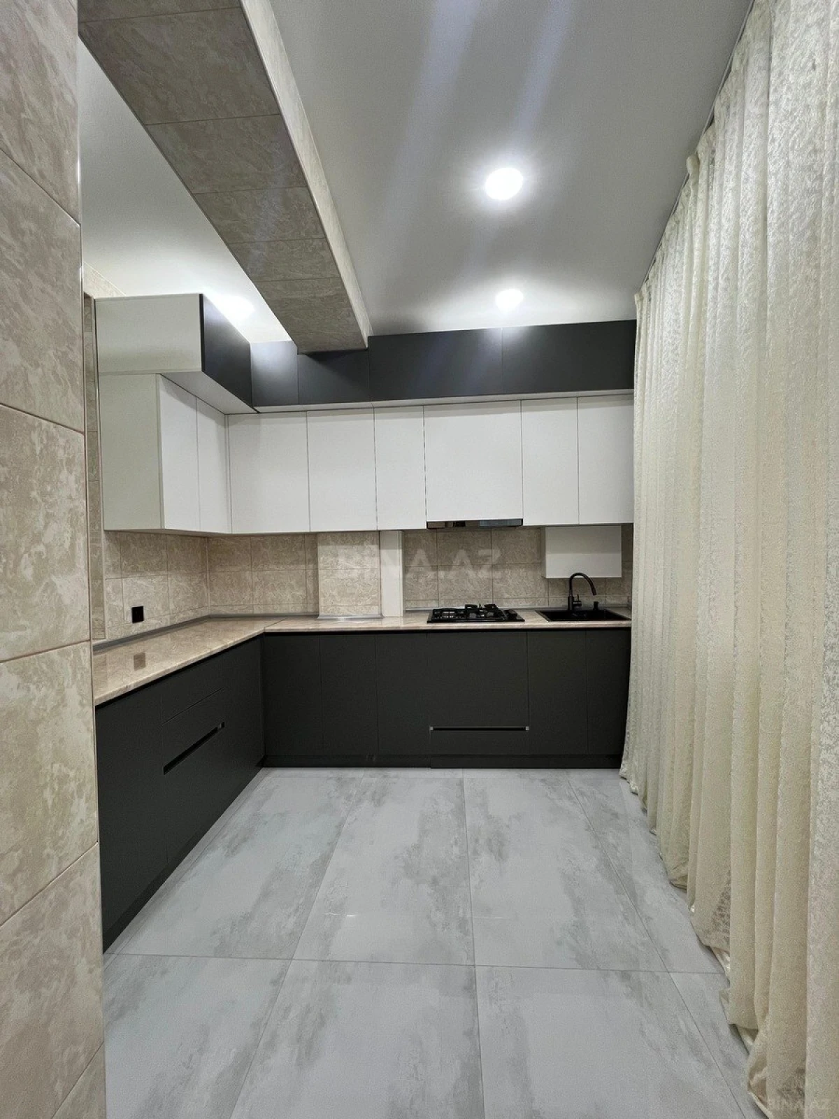 Satılır 3 otaqlı mənzil 95 m²