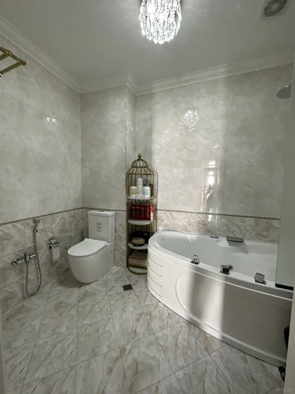 Satılır 3 otaqlı mənzil 110 m²