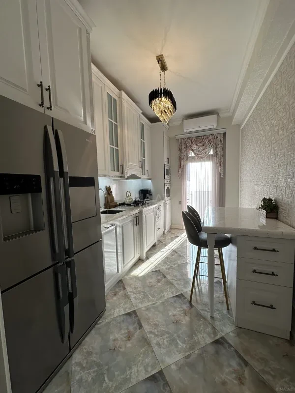 Satılır 3 otaqlı mənzil 110 m²