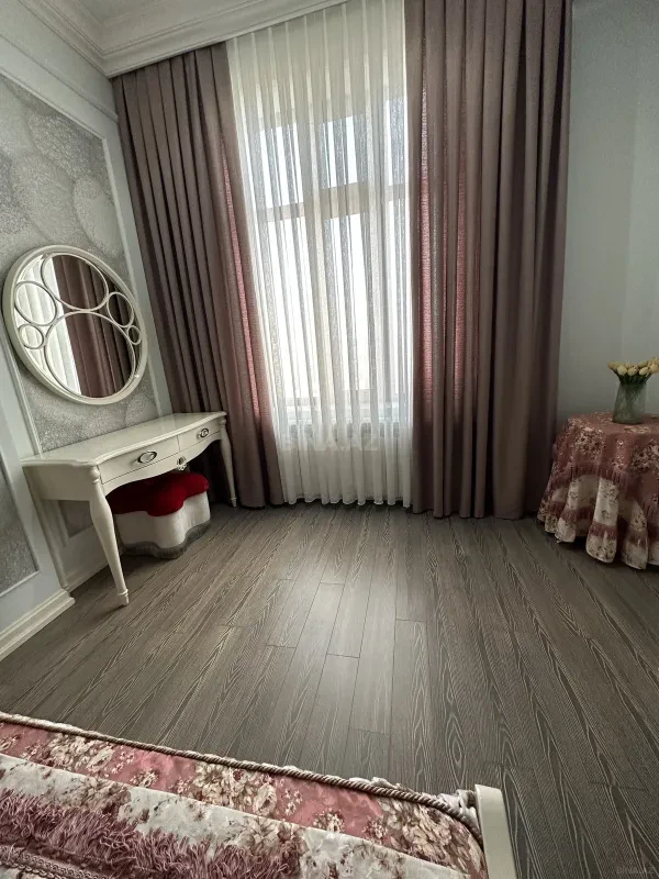 Satılır 3 otaqlı mənzil 110 m²