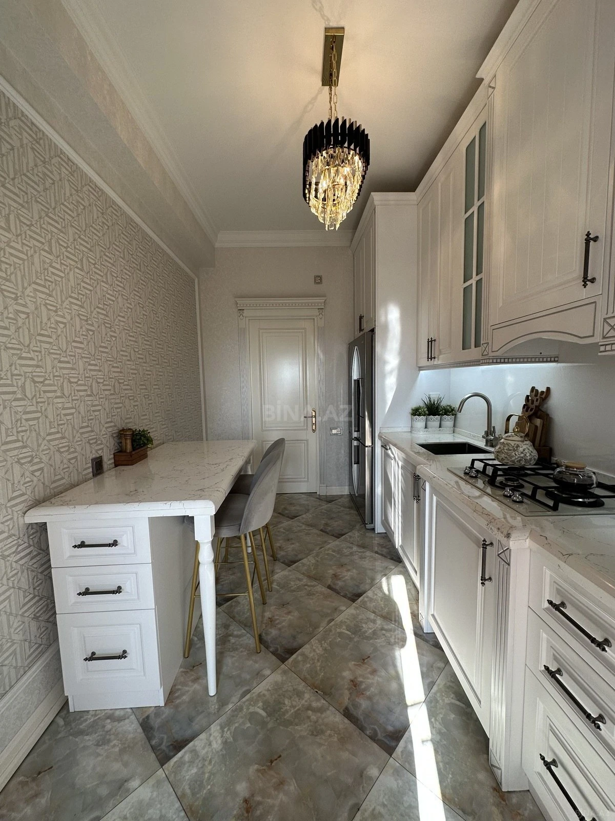Satılır 3 otaqlı mənzil 110 m²