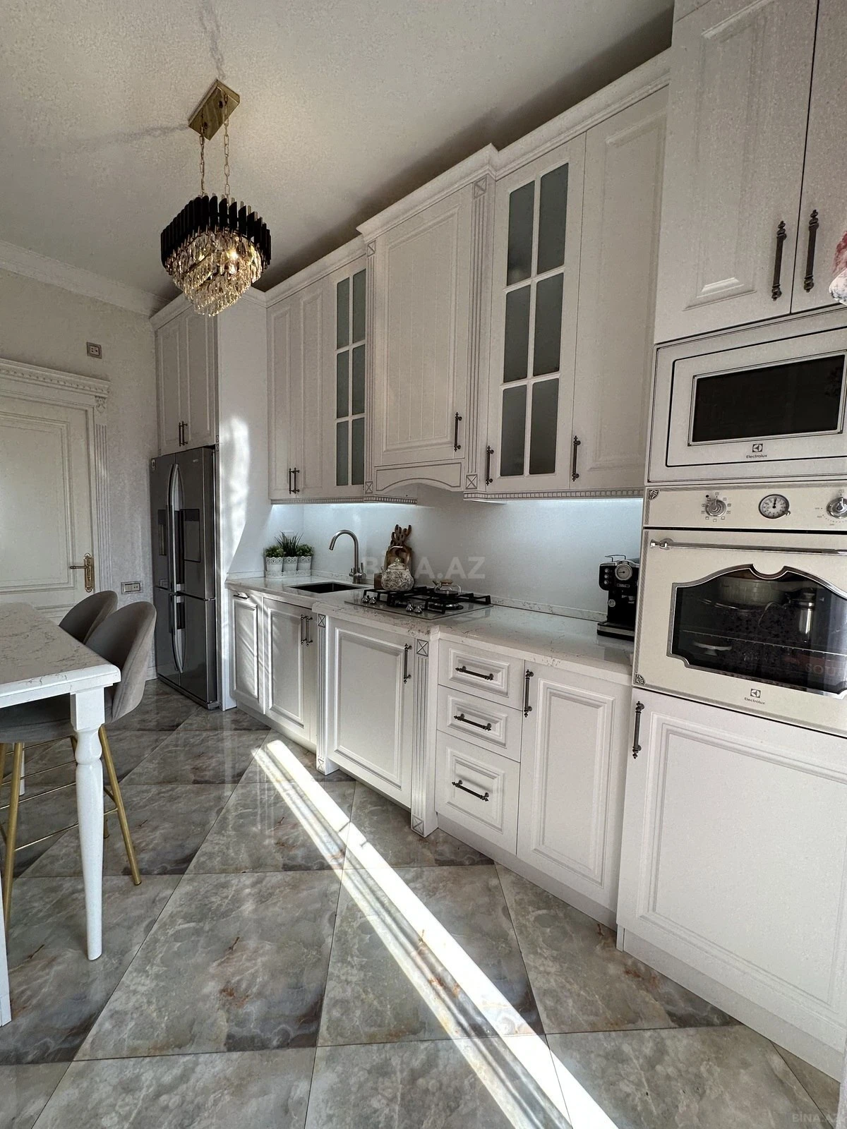 Satılır 3 otaqlı mənzil 110 m²