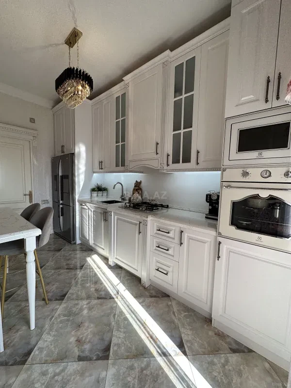 Satılır 3 otaqlı mənzil 110 m²