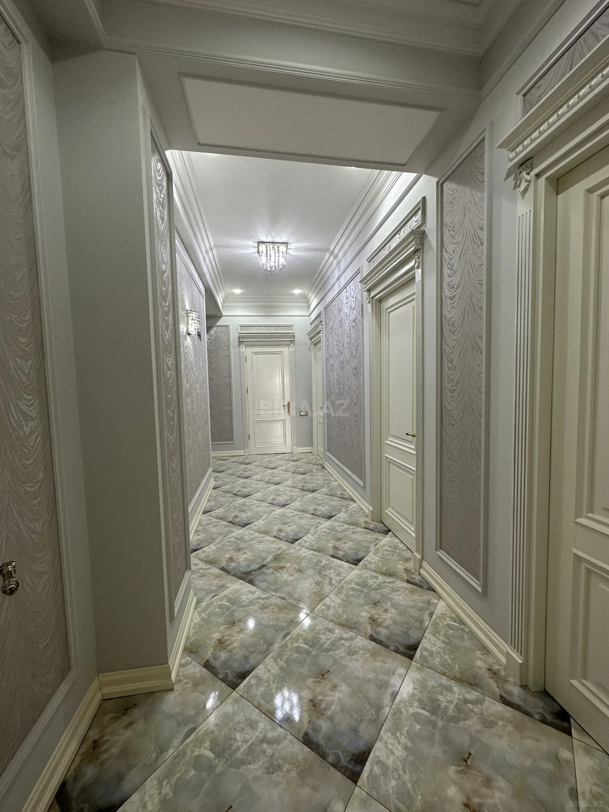 Satılır 3 otaqlı mənzil 110 m²