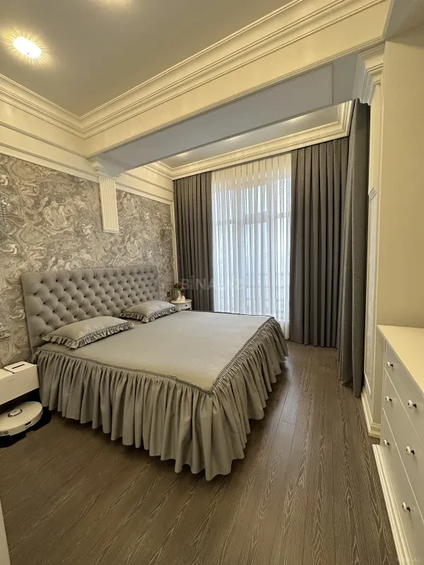 Satılır 3 otaqlı mənzil 110 m²