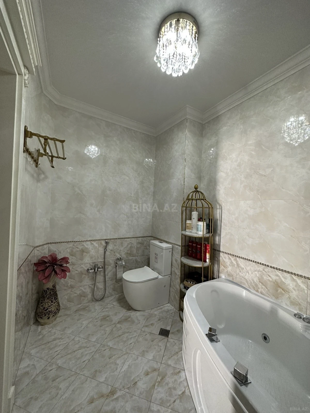 Satılır 3 otaqlı mənzil 110 m²