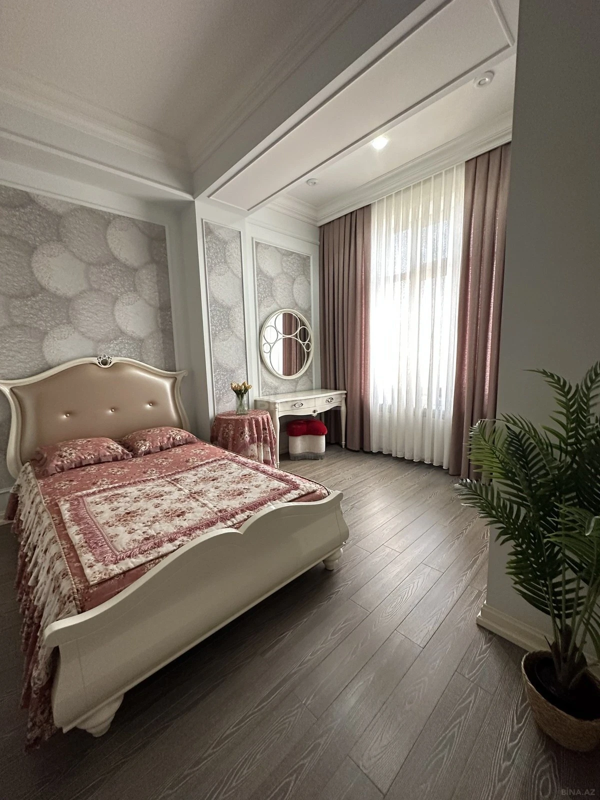 Satılır 3 otaqlı mənzil 110 m²
