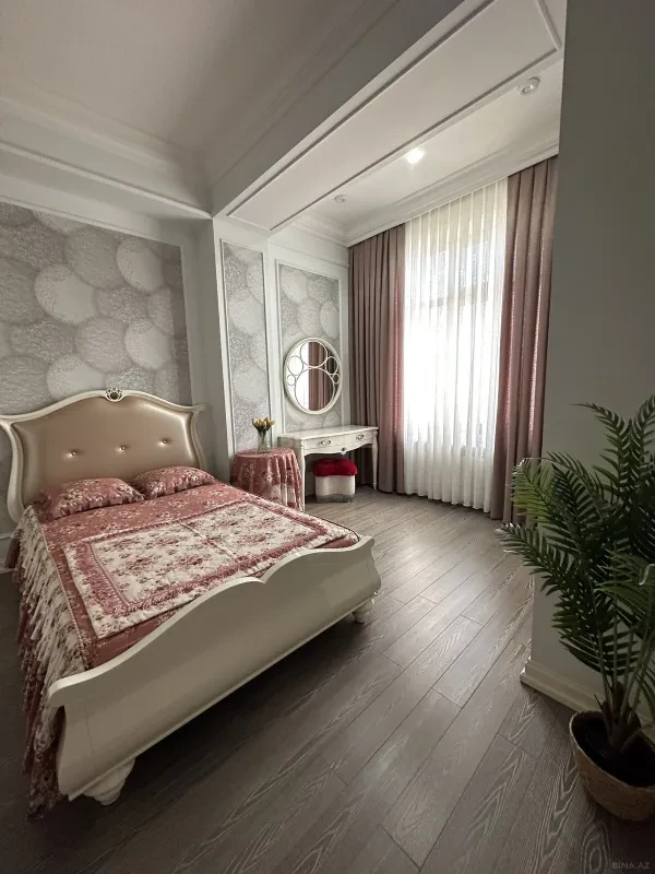 Satılır 3 otaqlı mənzil 110 m²