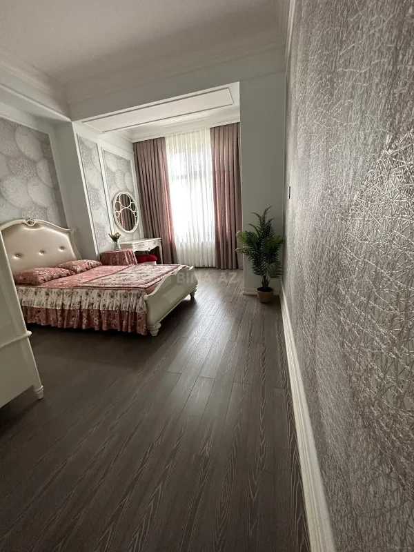 Satılır 3 otaqlı mənzil 110 m²