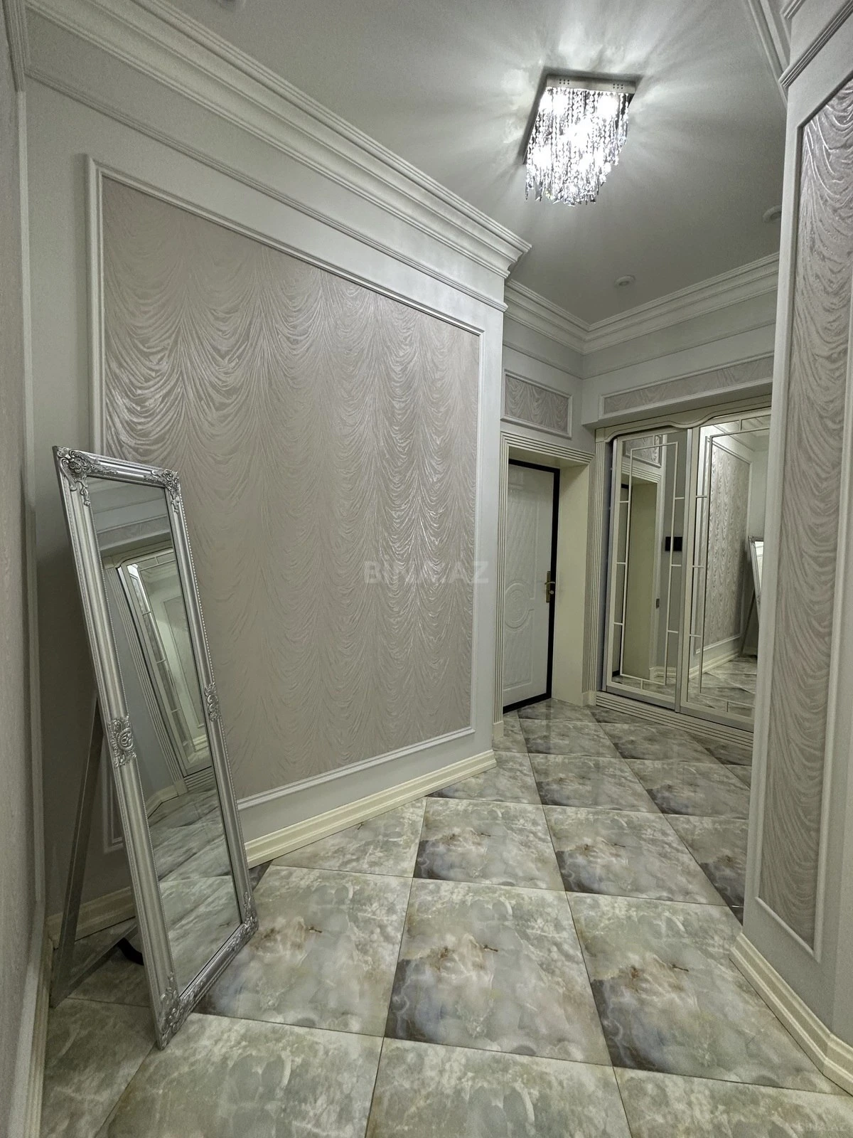 Satılır 3 otaqlı mənzil 110 m²