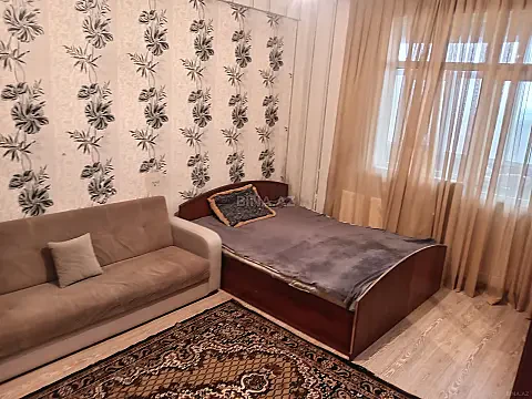 Kirayə verilir 2 otaqlı mənzil 50 m²