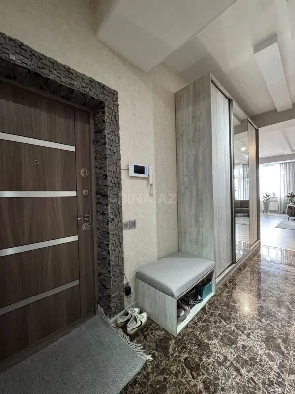 Satılır 2 otaqlı mənzil 85 m²