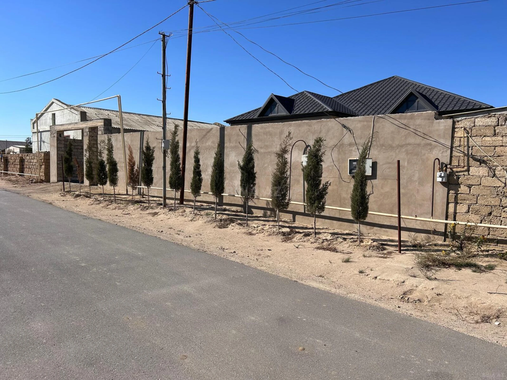Satılır 4 otaqlı həyət evi 169 m²