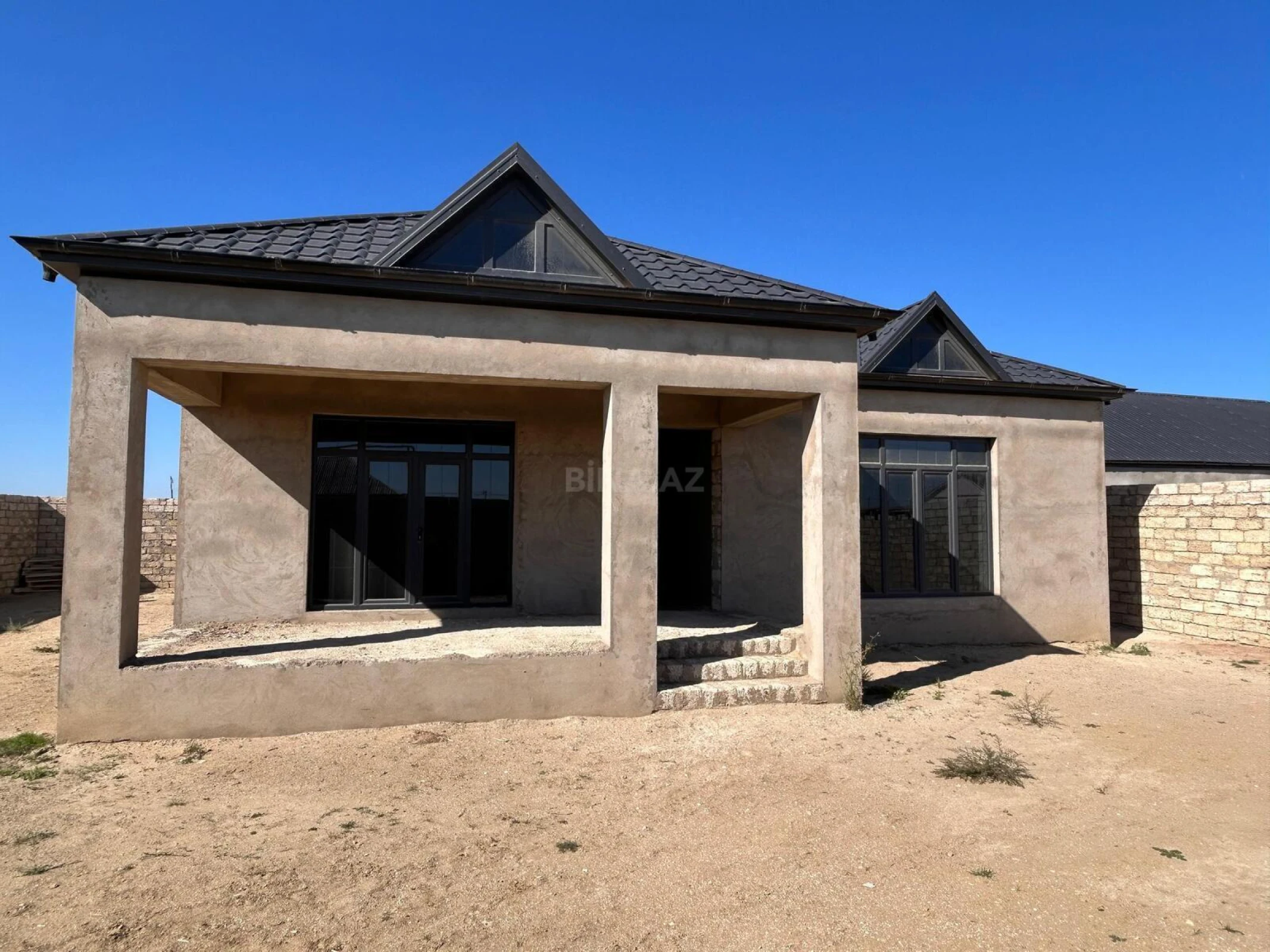 Satılır 4 otaqlı həyət evi 169 m²