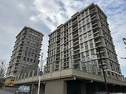Satılır 3 otaqlı mənzil 125 m²