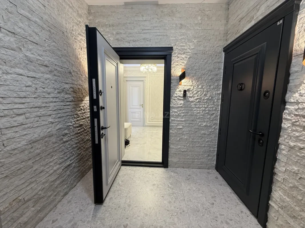 Satılır 3 otaqlı mənzil 125 m²