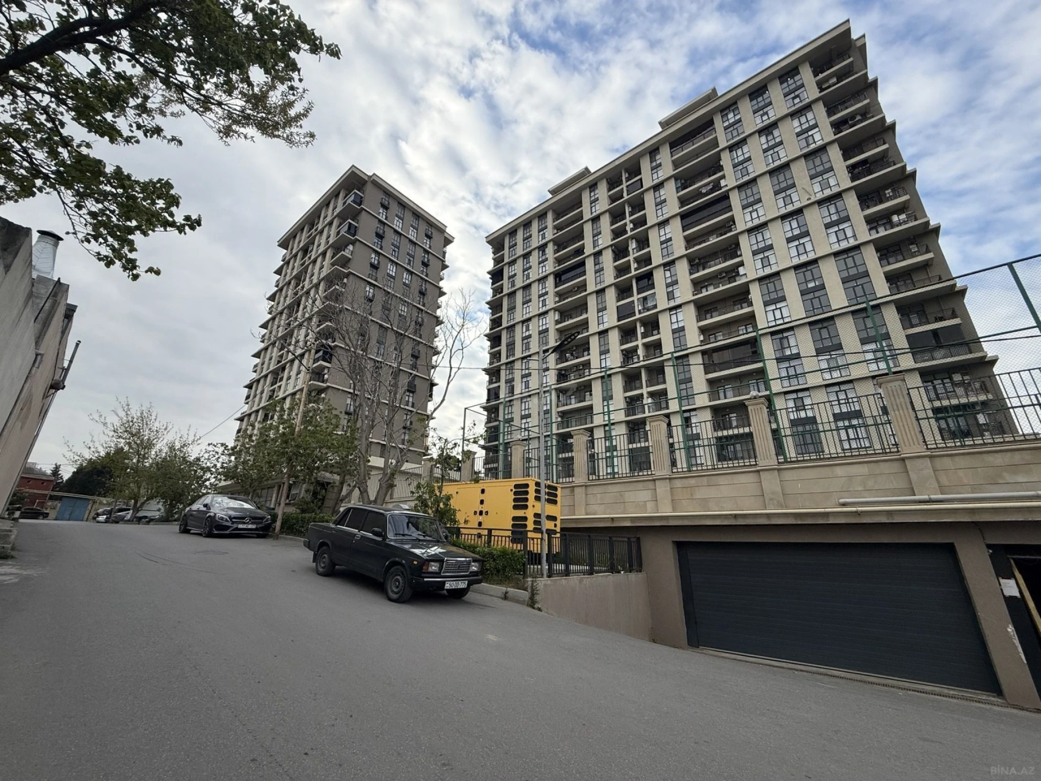 Satılır 3 otaqlı mənzil 125 m²