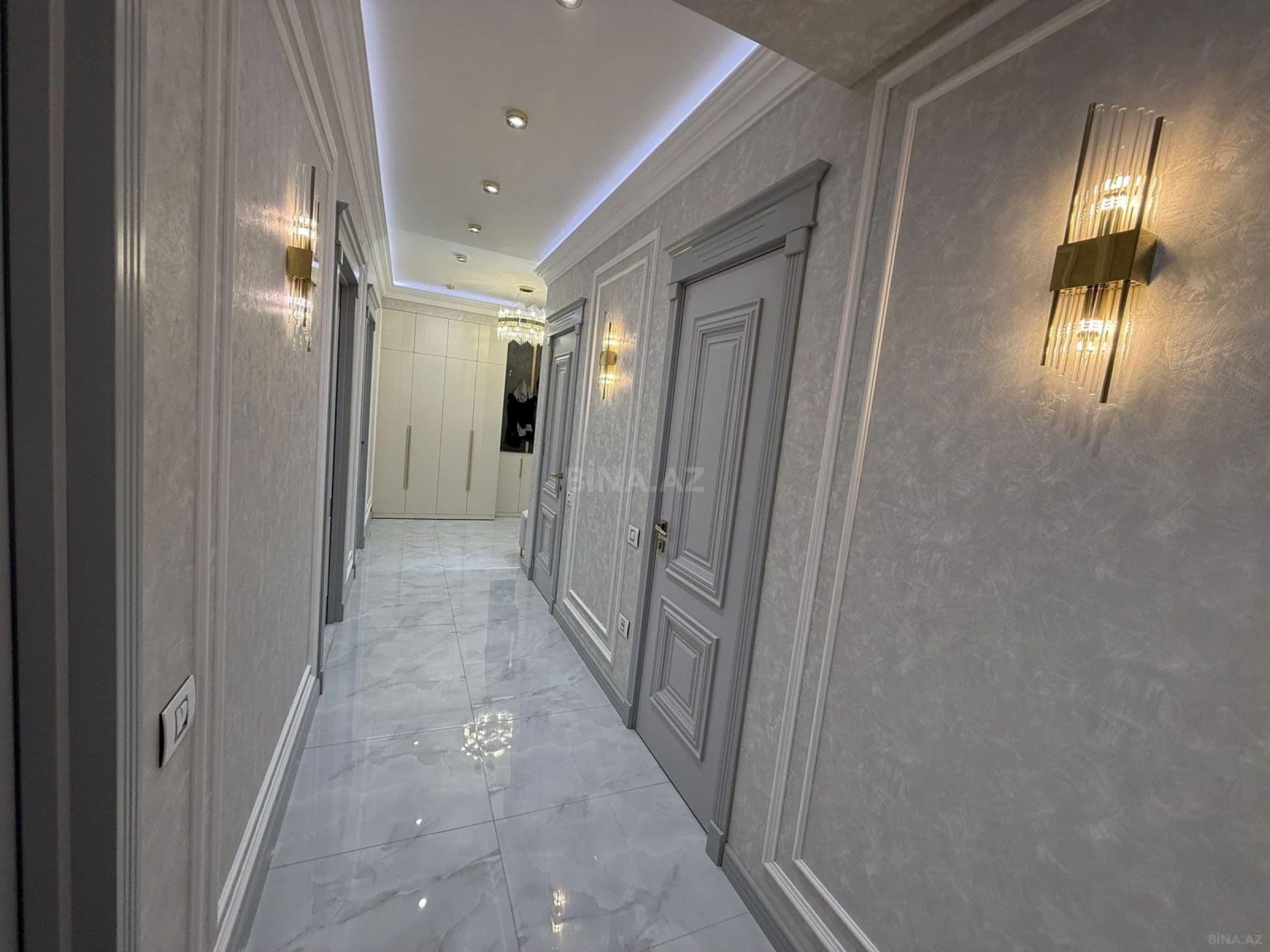 Satılır 3 otaqlı mənzil 125 m²