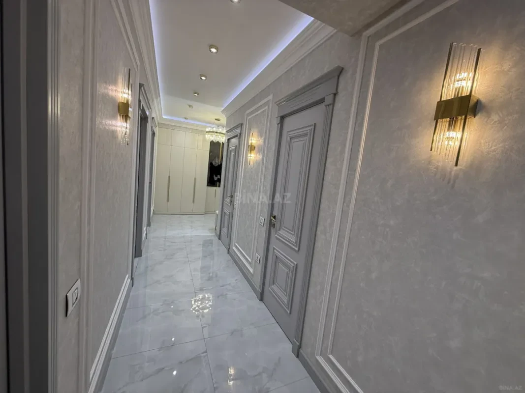 Satılır 3 otaqlı mənzil 125 m²