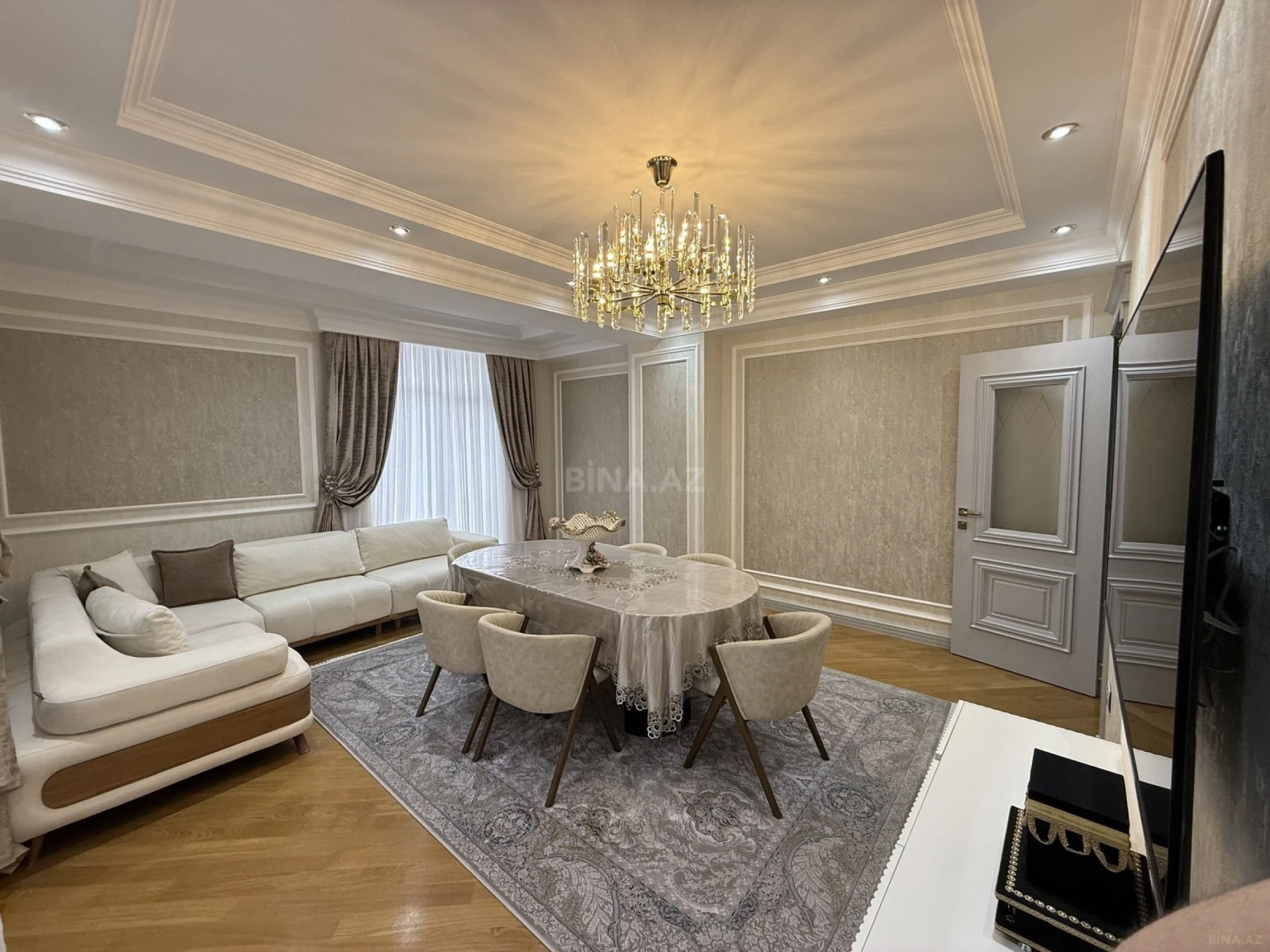 Satılır 3 otaqlı mənzil 125 m²