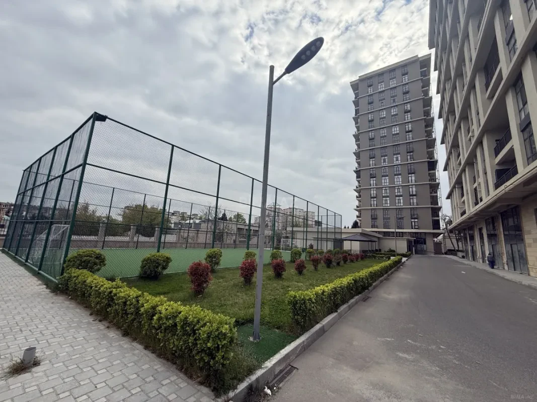 Satılır 3 otaqlı mənzil 125 m²