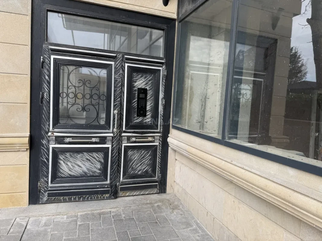Satılır 3 otaqlı mənzil 125 m²