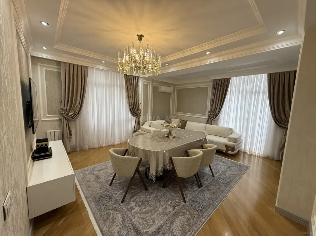 Satılır 3 otaqlı mənzil 125 m²