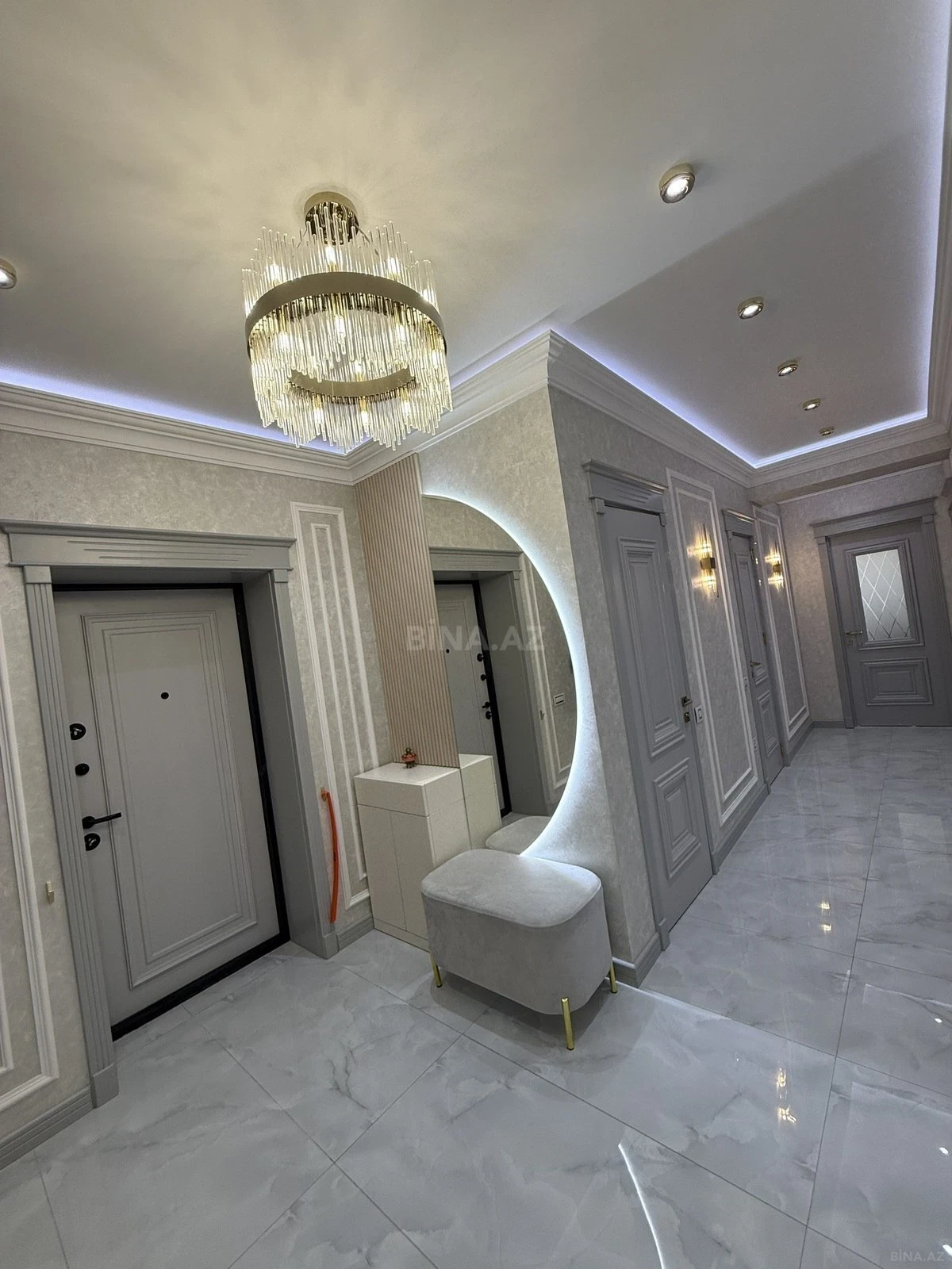 Satılır 3 otaqlı mənzil 125 m²