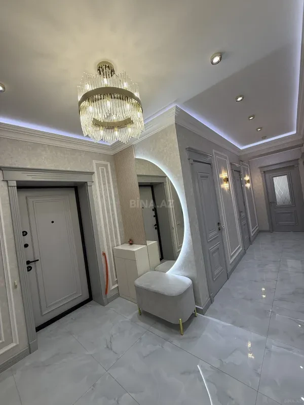 Satılır 3 otaqlı mənzil 125 m²