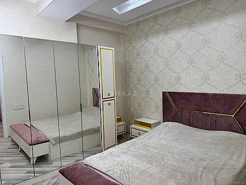 Kirayə verilir 2 otaqlı mənzil 82 m²