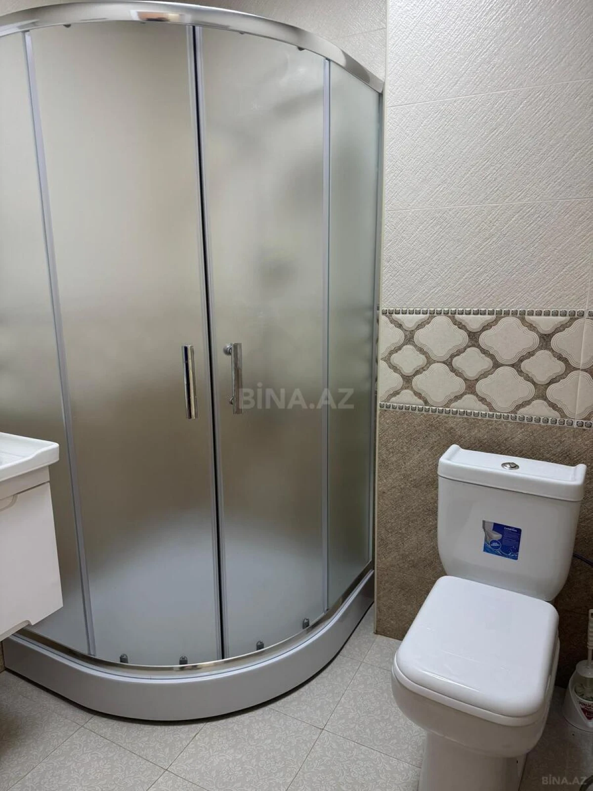Kirayə verilir 2 otaqlı mənzil 82 m²