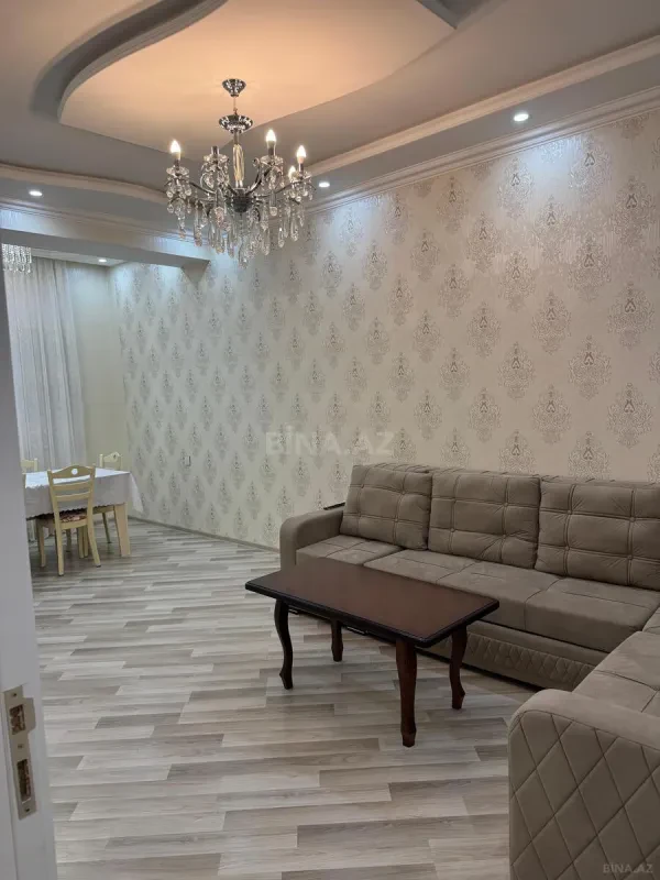 Kirayə verilir 2 otaqlı mənzil 82 m²