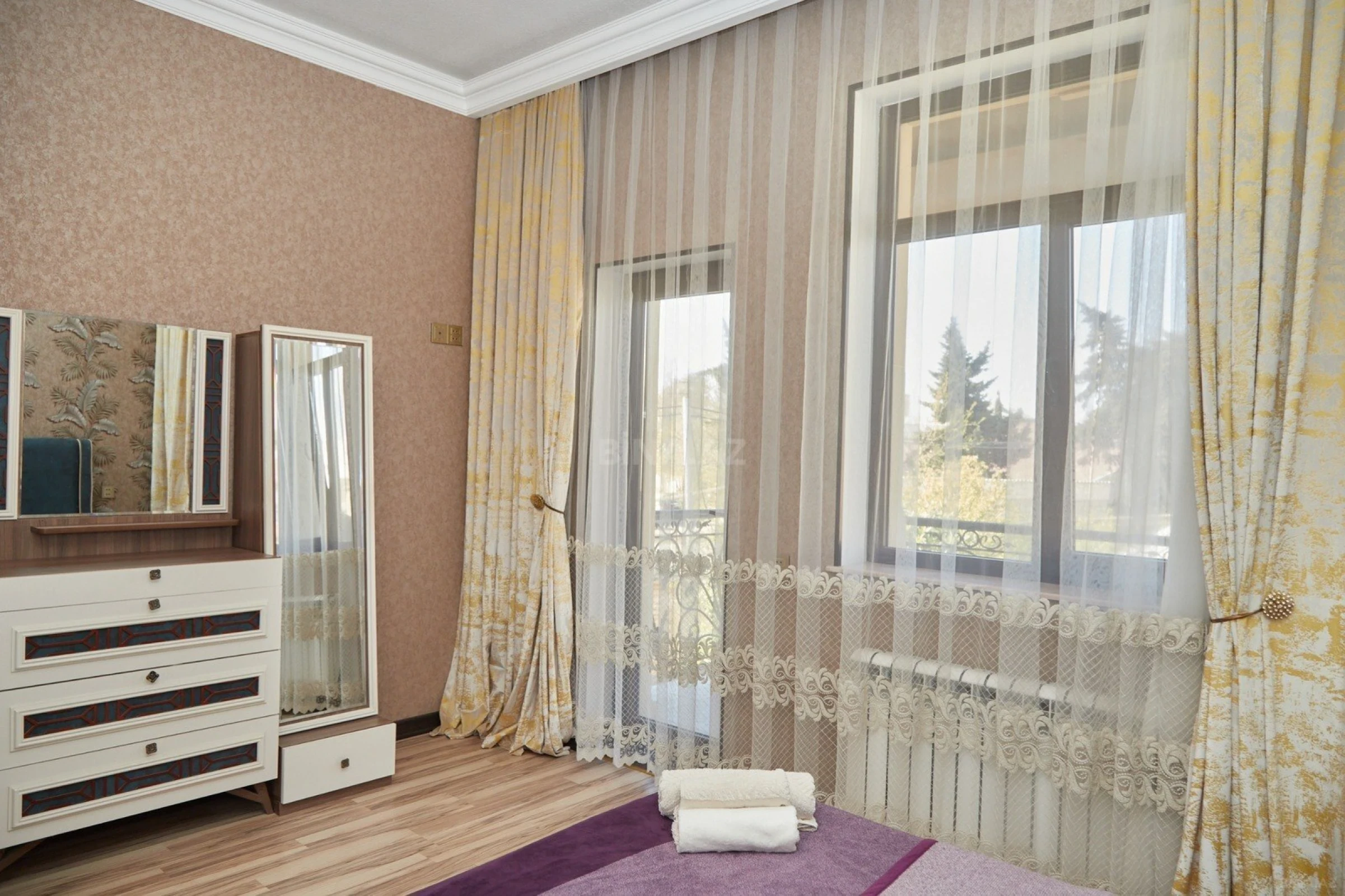 Kirayə verilir 6 otaqlı həyət evi 250 m²