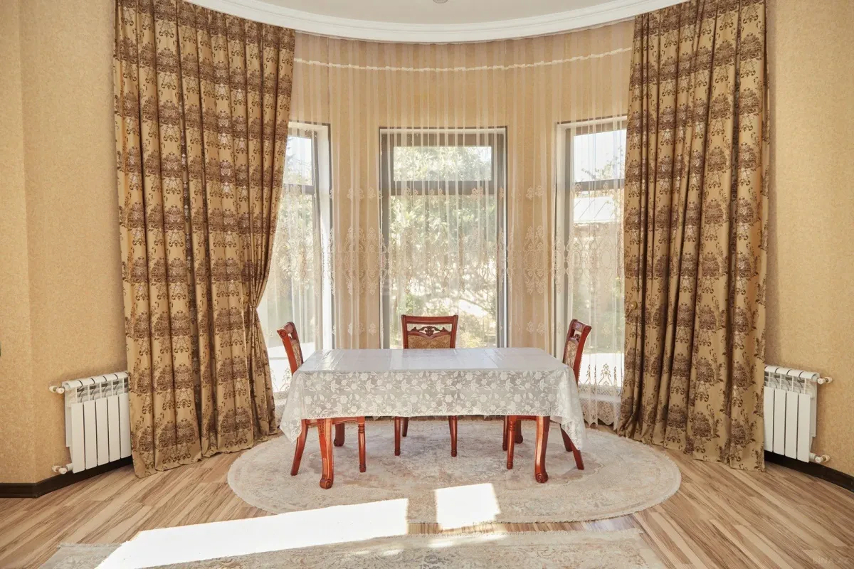 Kirayə verilir 6 otaqlı həyət evi 250 m²