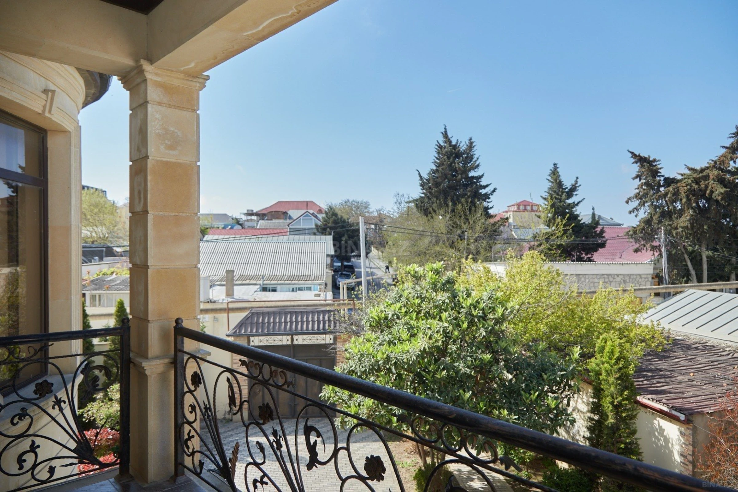 Kirayə verilir 6 otaqlı həyət evi 250 m²
