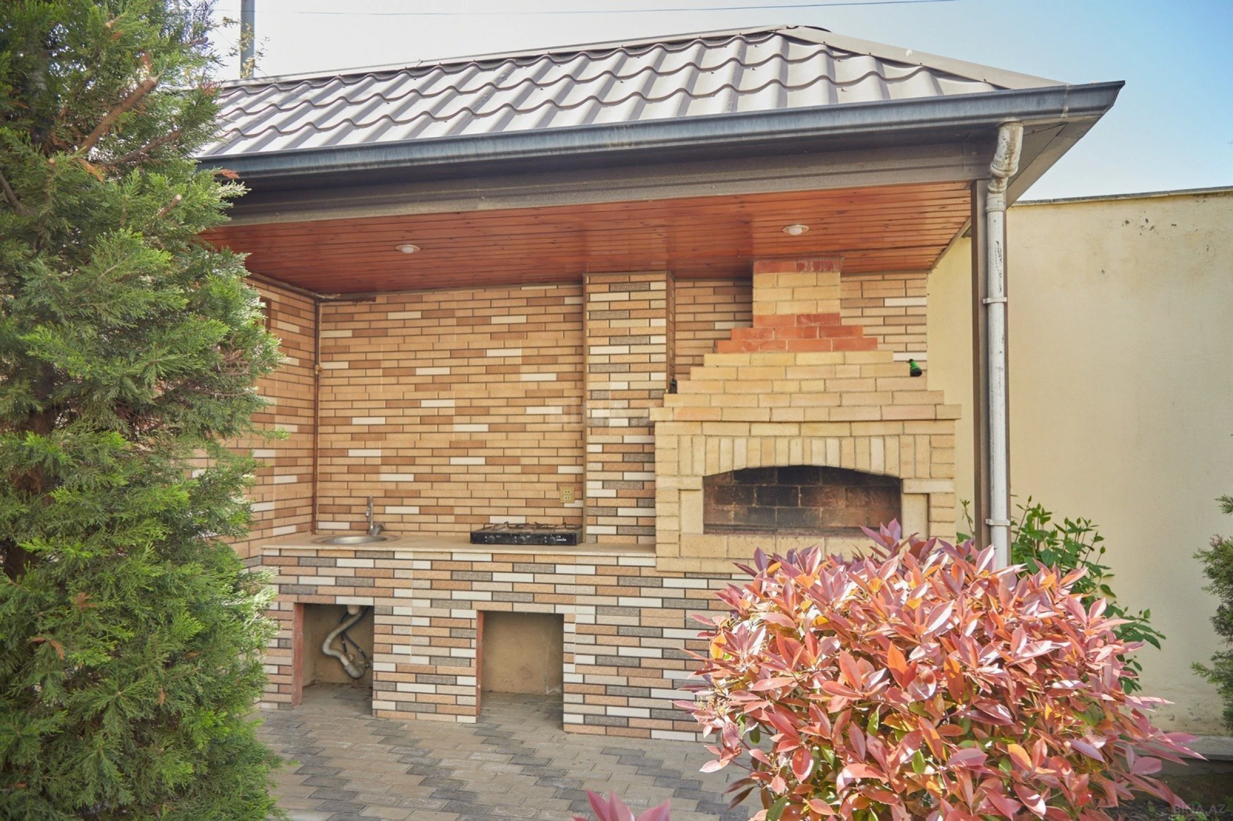 Kirayə verilir 6 otaqlı həyət evi 250 m²