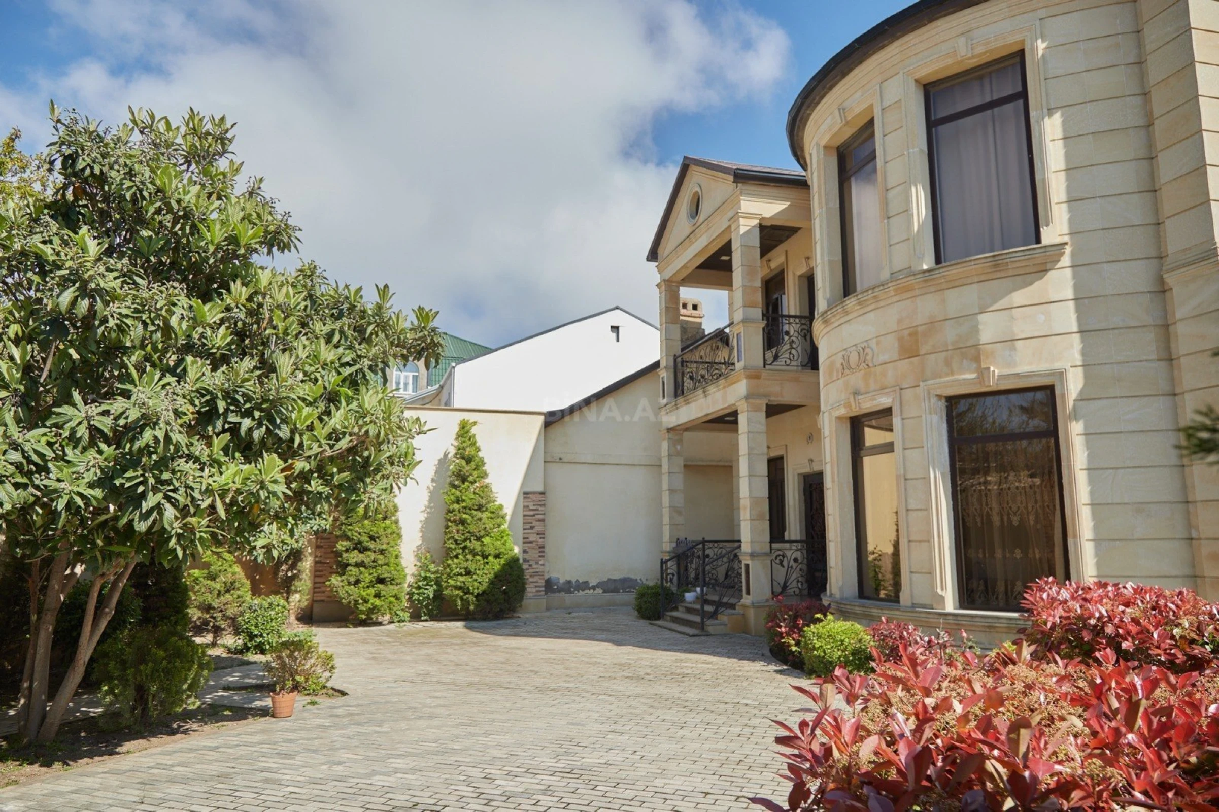 Kirayə verilir 6 otaqlı həyət evi 250 m²