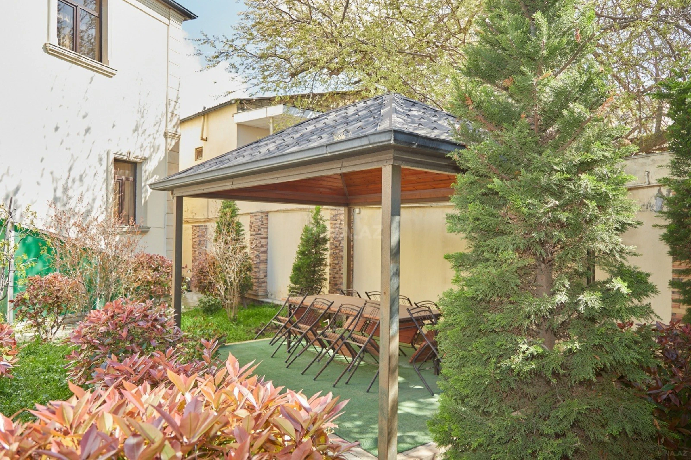 Kirayə verilir 6 otaqlı həyət evi 250 m²