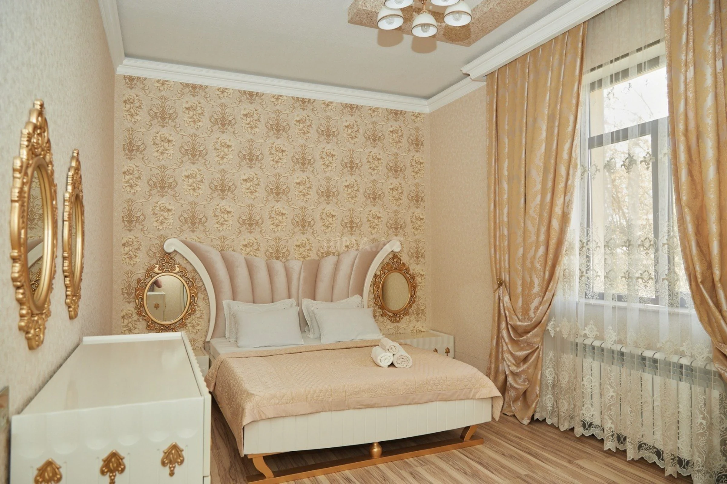 Kirayə verilir 6 otaqlı həyət evi 250 m²