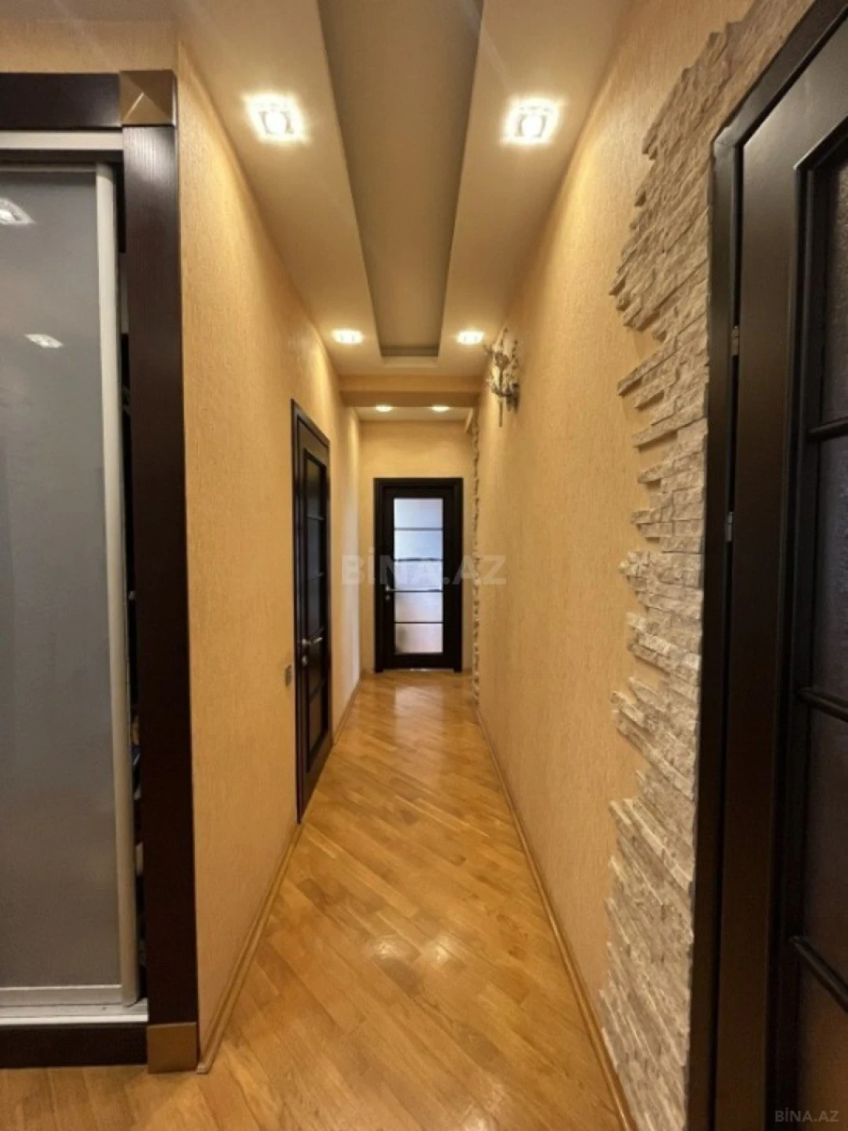 Satılır 3 otaqlı mənzil 125 m²