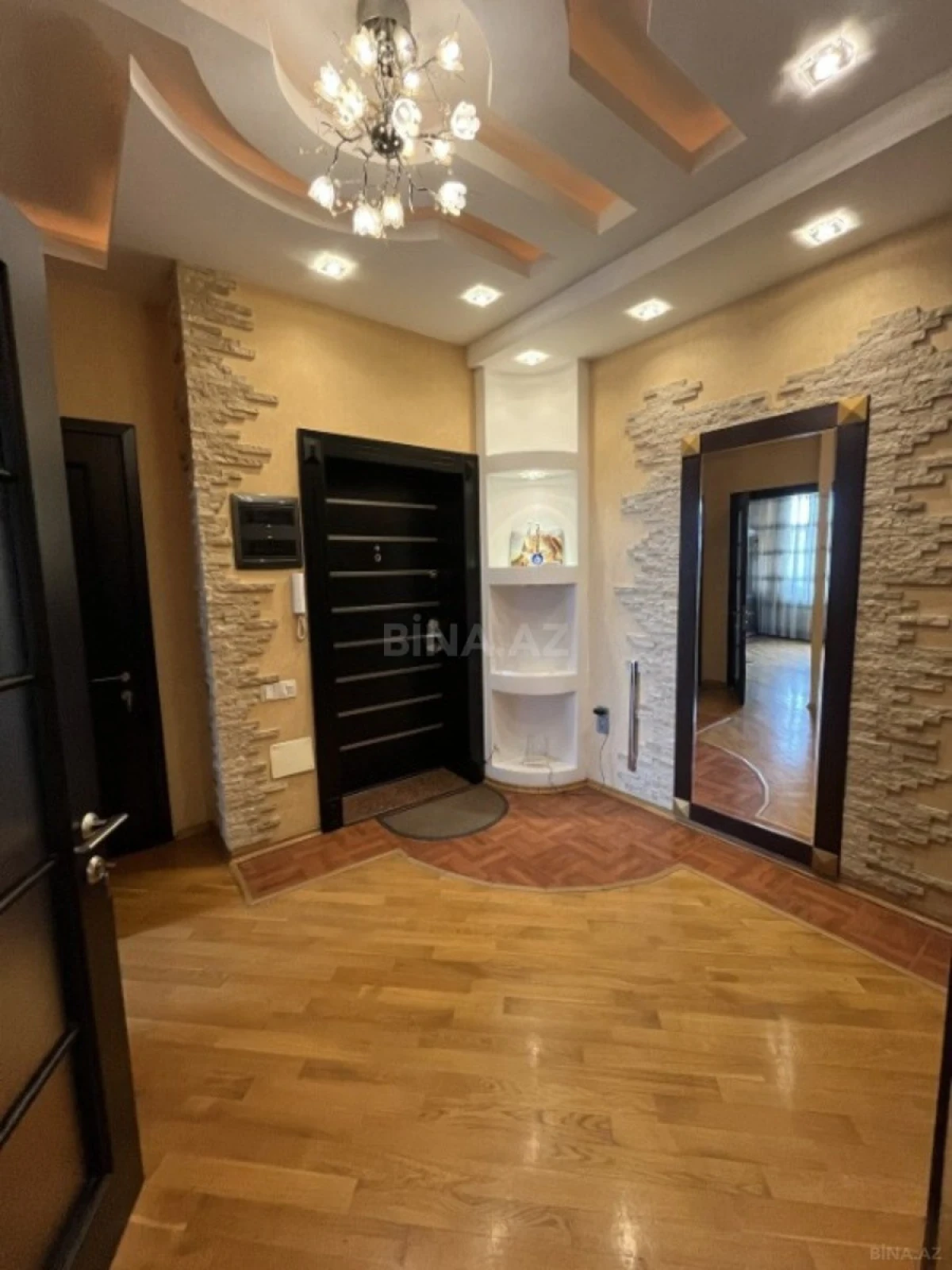 Satılır 3 otaqlı mənzil 125 m²