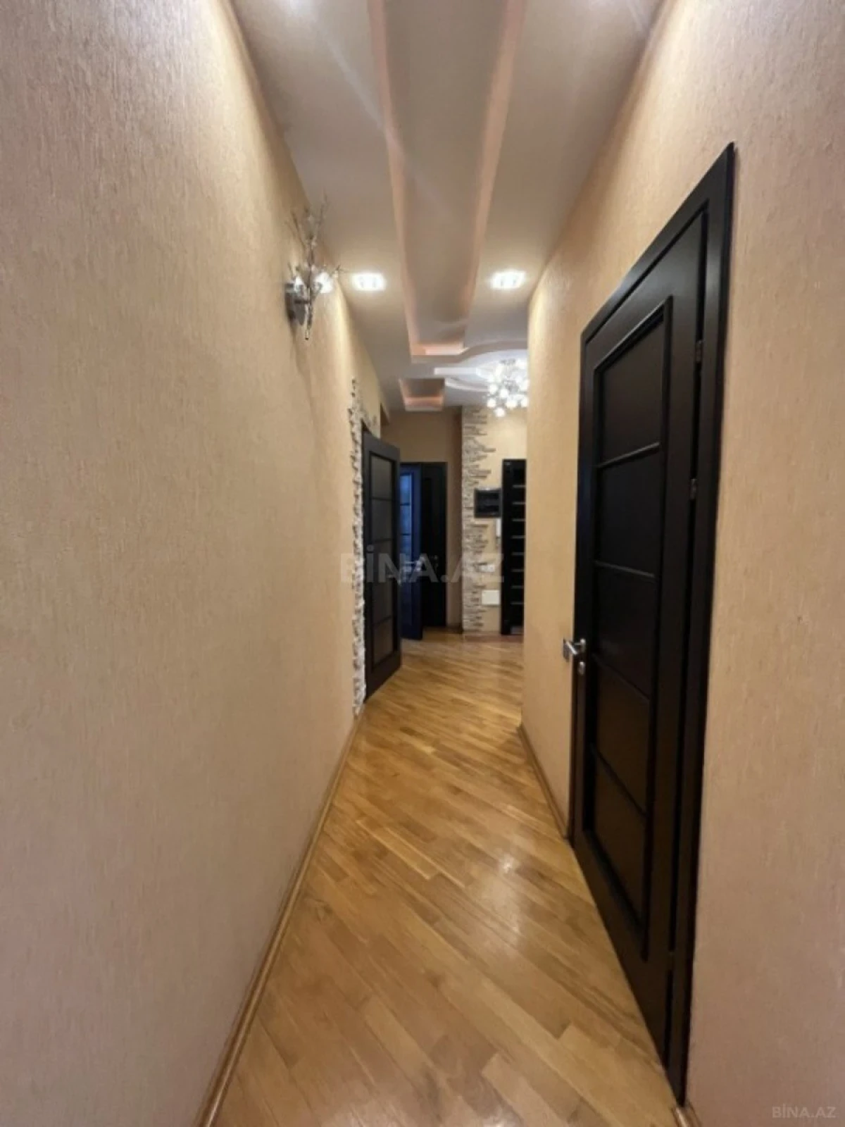 Satılır 3 otaqlı mənzil 125 m²
