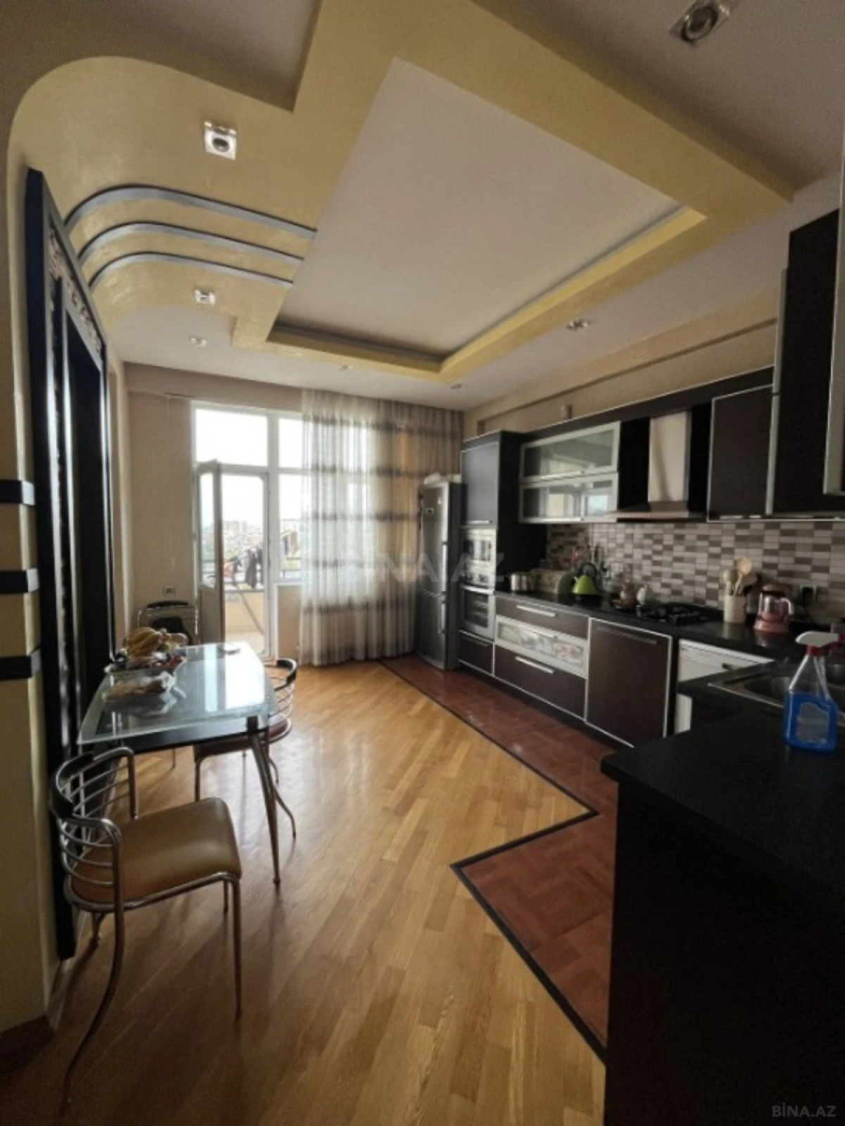 Satılır 3 otaqlı mənzil 125 m²
