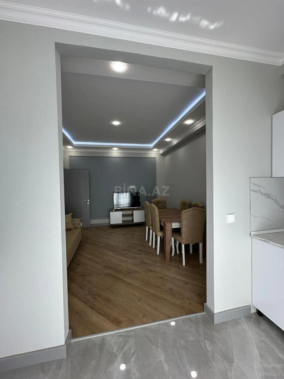Kirayə verilir 2 otaqlı mənzil 66 m²