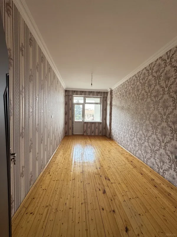 Satılır 2 otaqlı mənzil 79 m²