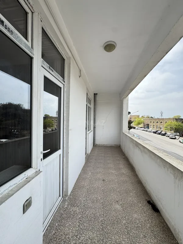 Satılır 2 otaqlı mənzil 79 m²