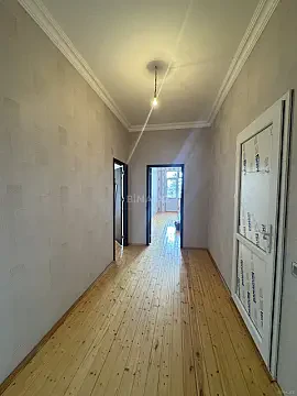 Satılır 2 otaqlı mənzil 79 m²