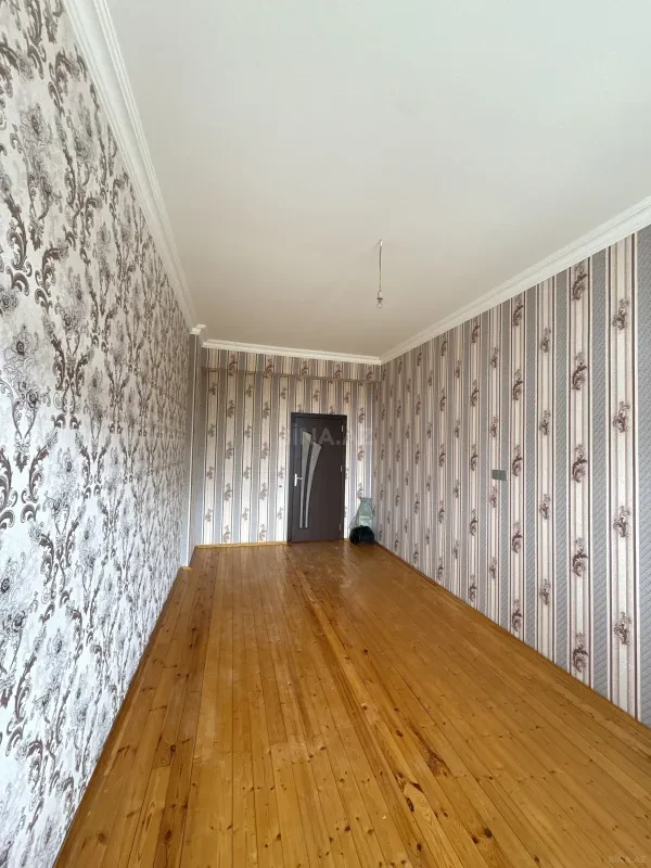 Satılır 2 otaqlı mənzil 79 m²