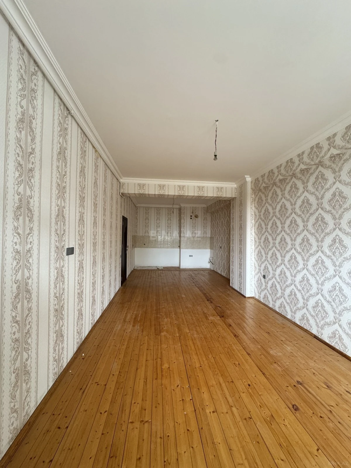 Satılır 2 otaqlı mənzil 79 m²